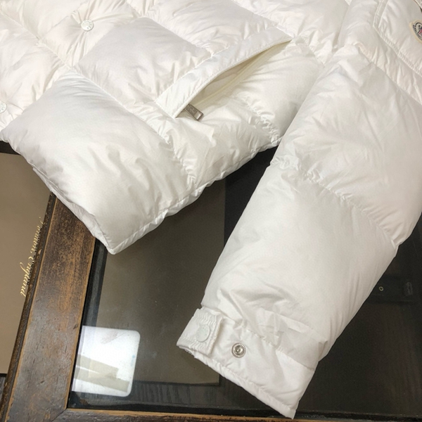 ハイクオリティダウンジャケット素材ディテール